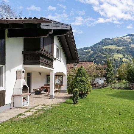 Spacious Chalet In Maishofen Near Forest Exteriér fotografie