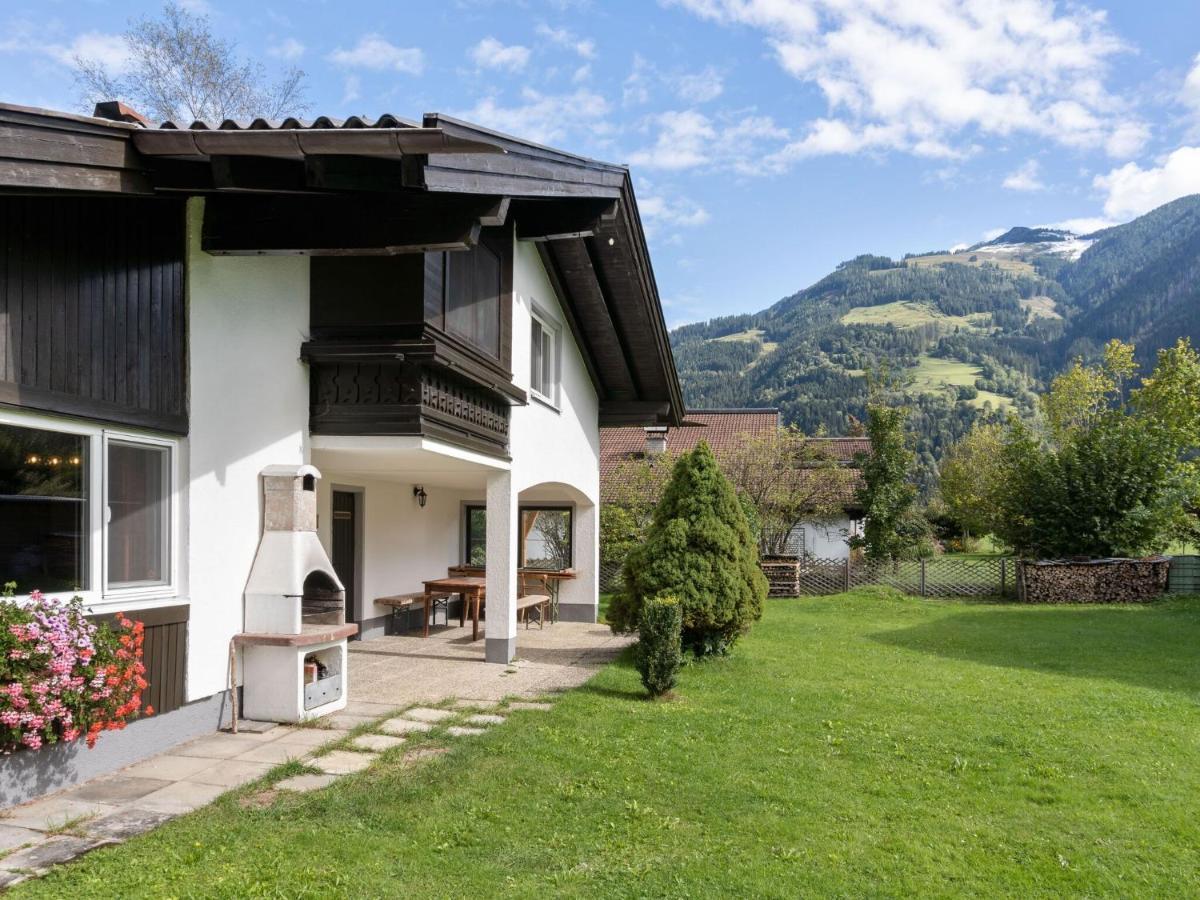 Spacious Chalet In Maishofen Near Forest Exteriér fotografie